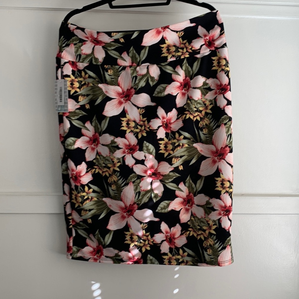 Lula Roe-Cassie straight pencil skirt